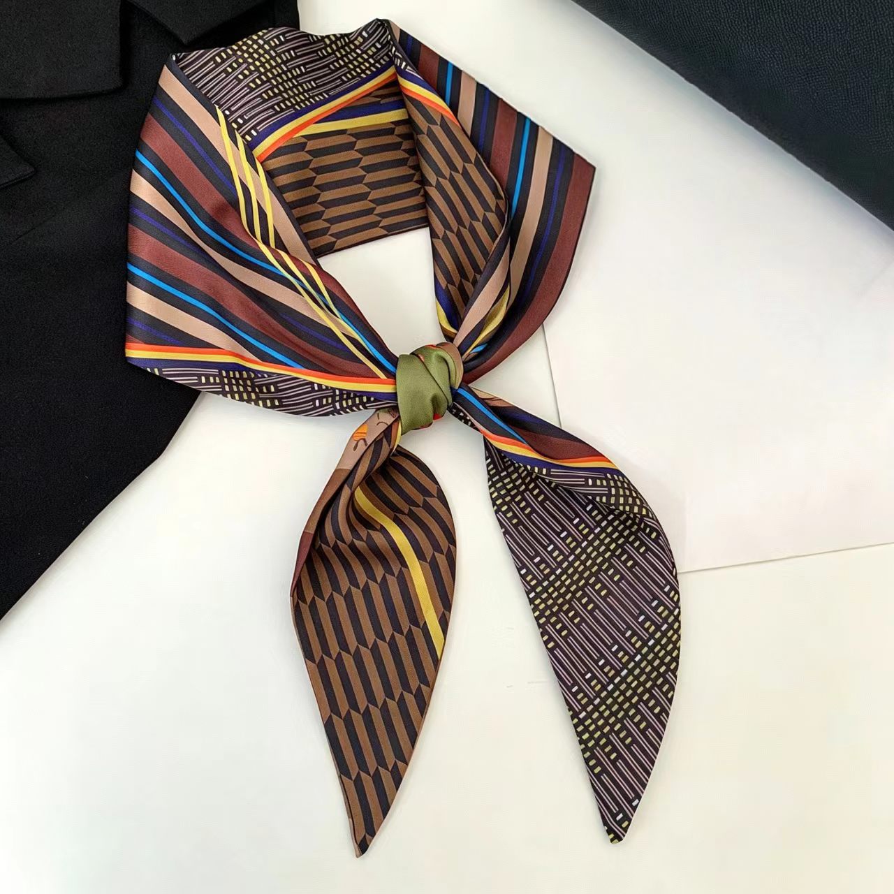 Luxury Print Long Hair Ribbon  - Ascot Neck Scarf recension och pris